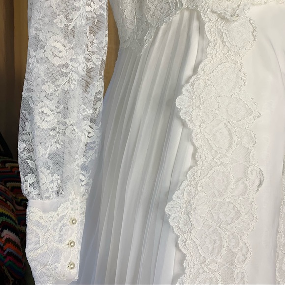 70s Wedding Gown - Picture 4 of 12